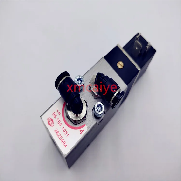 2 pieces 98.184.1051 High quality solenoid valve for SM102 CD 102 Offset Printing Press
2 pieces 98.184.1051 High quality solenoid valve for SM102 CD 102 Offset Printing Press