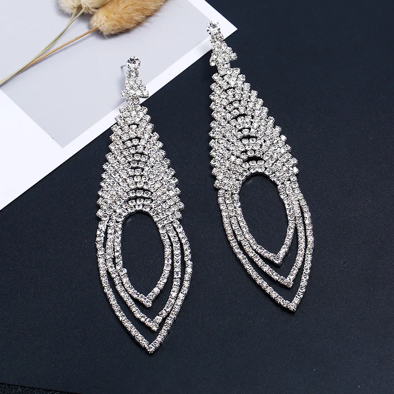 Women Crystal Rhinestone Water Drop Dangle Earrings Claws Chain Layers Drop Earrings Wedding Party Bridal Jewelry Accessories
Women Crystal Rhinestone Water Drop Dangle Earrings Claws Chain Layers Drop Earrings Wedding Party Bridal Jewelry Accessories