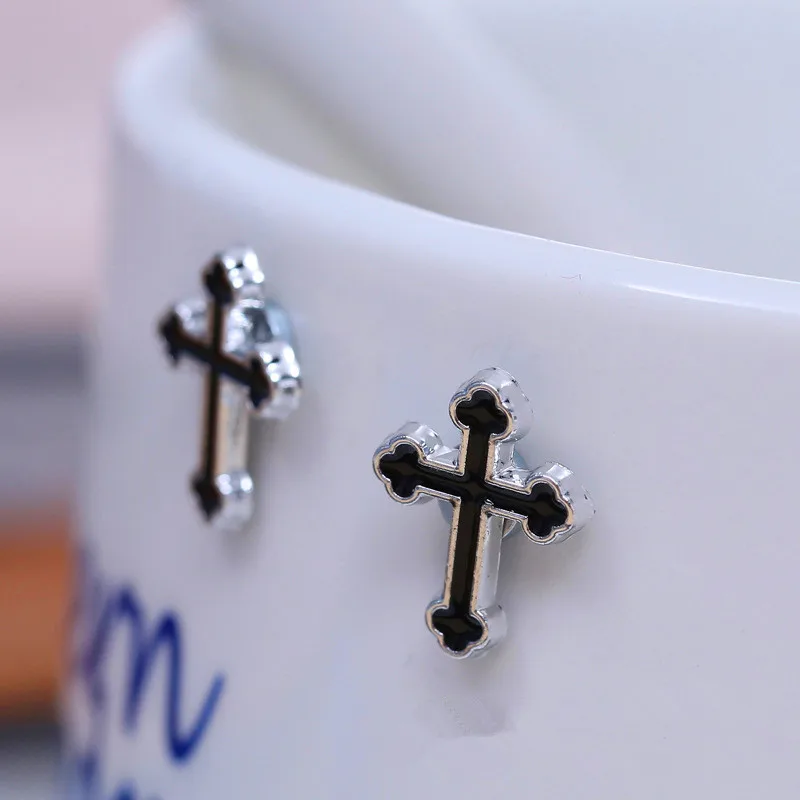 New Design Cross Ear Cuff Black White Lovers' Clip Oorbellen Zonder Gaatjes Ear Cuff Clip Clip Earings For Non Pierced Ears
New Design Cross Ear Cuff Black White Lovers' Clip Oorbellen Zonder Gaatjes Ear Cuff Clip Clip Earings For Non Pierced Ears
