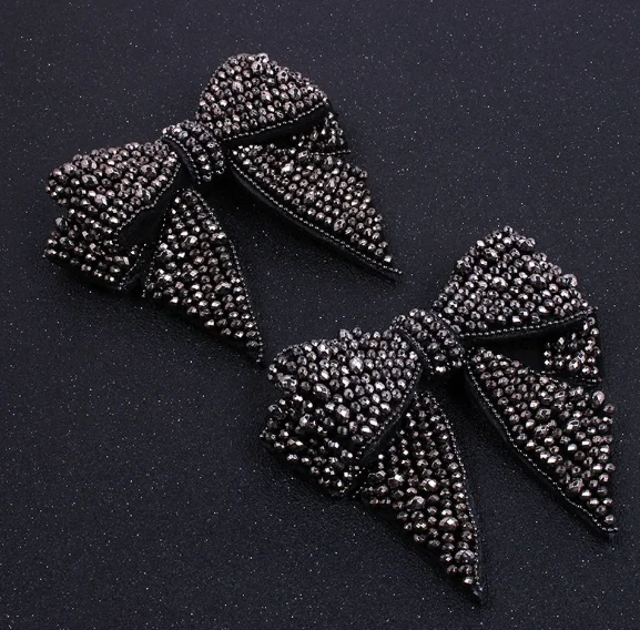 2018 Rhinestone bow Embroidery Fabric Applique Patch African Sew Dress Cloth bag shoes Decorate Accessory DIY
2018 Rhinestone bow Embroidery Fabric Applique Patch African Sew Dress Cloth bag shoes Decorate Accessory DIY