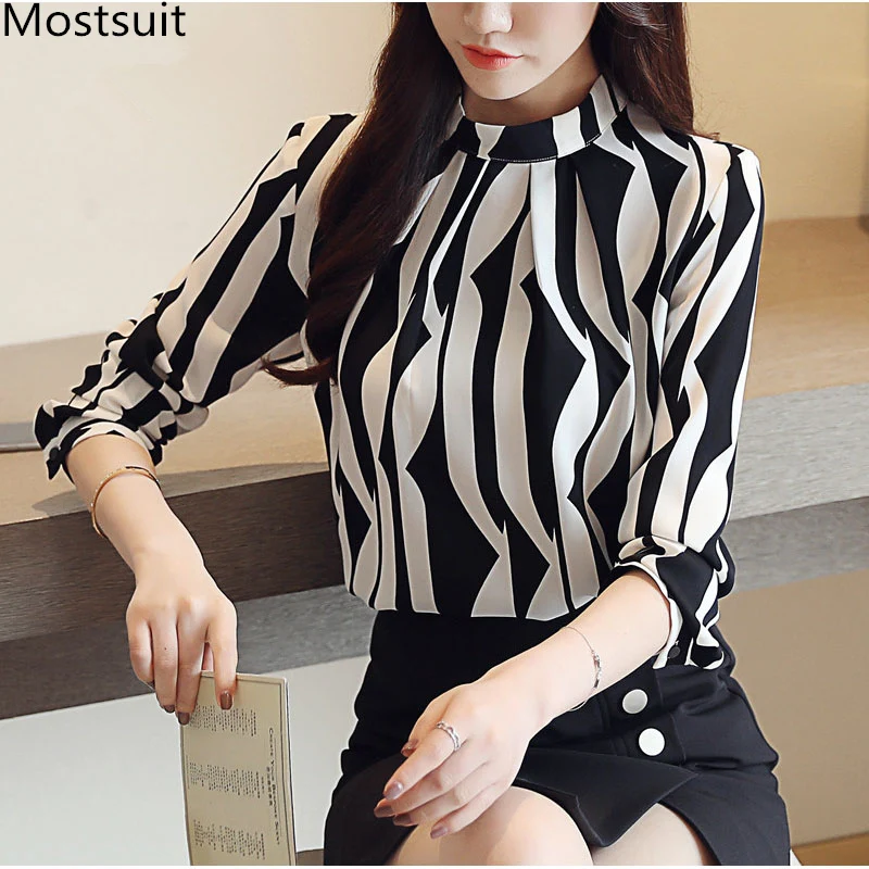 2018 New Arrival Fashion Women Blouse Long Sleeve Printed Women Top Stand Collar Blouses Slim Fit Office Lady Blusas shirt femme
2018 New Arrival Fashion Women Blouse Long Sleeve Printed Women Top Stand Collar Blouses Slim Fit Office Lady Blusas shirt femme