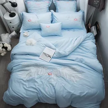Luxury Egyptian cotton Bedding Sets Wings of angels embroidery Duvet Cover Flat Sheet Queen King size 4pcs linen set
Luxury Egyptian cotton Bedding Sets Wings of angels embroidery Duvet Cover Flat Sheet Queen King size 4pcs linen set