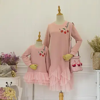 Mother Daughter Dresses 2019 Mommy Girl Cherry Plus Size Matching Twinning Party Dress Family Look Outfits Girl Mom Clothing
Mother Daughter Dresses 2019 Mommy Girl Cherry Plus Size Matching Twinning Party Dress Family Look Outfits Girl Mom Clothing