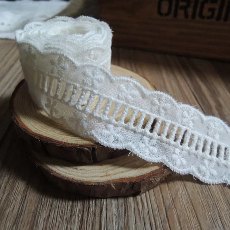 5Yards/lot Width 2.5cm White 100% Cotton Embroidered Lace Fabrics Women's Clothing Diy Lace Trim Free Shipping-QX
5Yards/lot Width 2.5cm White 100% Cotton Embroidered Lace Fabrics Women's Clothing Diy Lace Trim Free Shipping-QX