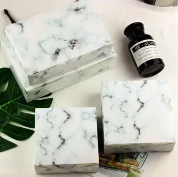 200pcs 80 grams of marble pattern Egg-Yolk Puff snow Niang Egg Tart moon cake box box of snacks packing box SN1033
200pcs 80 grams of marble pattern Egg-Yolk Puff snow Niang Egg Tart moon cake box box of snacks packing box SN1033
