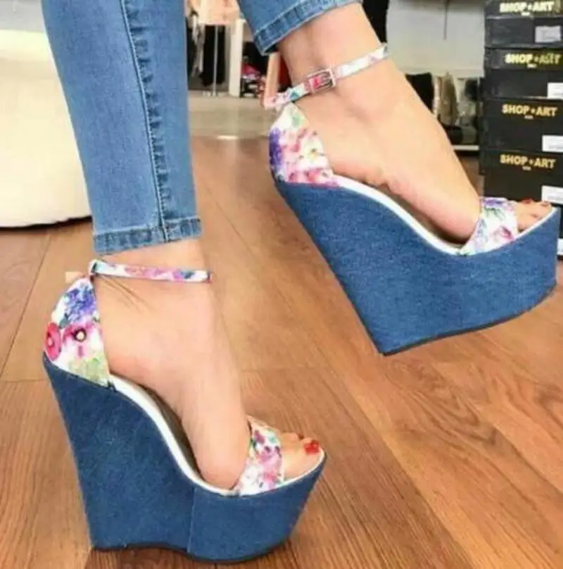 Womens Super High Wedge Platform Denim Jeans Heels Floral Printed Ankle Strap Sandals Shoes 16cm Pumps Roman Peep Toe A250
Womens Super High Wedge Platform Denim Jeans Heels Floral Printed Ankle Strap Sandals Shoes 16cm Pumps Roman Peep Toe A250