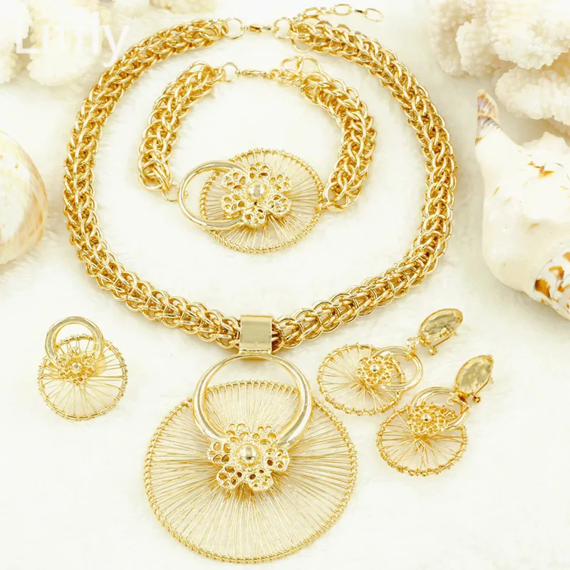 2018 New Christmas Gifts African Women Gold Jewelry Sets Big Pendant Necklace Bracelet Earrings Nigerian Bride Wedding Jewelry
2018 New Christmas Gifts African Women Gold Jewelry Sets Big Pendant Necklace Bracelet Earrings Nigerian Bride Wedding Jewelry