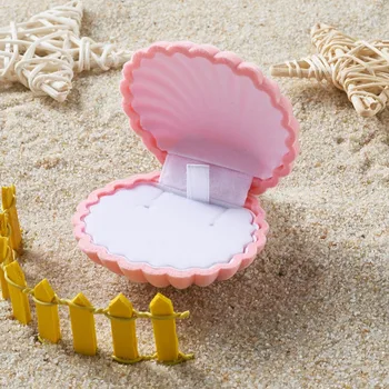 1pc Pink Velvet Hard Shell Shape Storage Gift Box for Necklaces/Pendants/Earrings/Ring Jewelry Packing Display 5.3x5.85x2.9cm
1pc Pink Velvet Hard Shell Shape Storage Gift Box for Necklaces/Pendants/Earrings/Ring Jewelry Packing Display 5.3x5.85x2.9cm