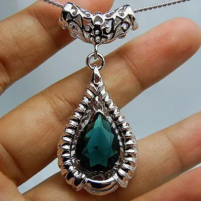 Free delivery service delivery of the Victorian era of classical sapphire water droplets form 925 silver pendant
Free delivery service delivery of the Victorian era of classical sapphire water droplets form 925 silver pendant