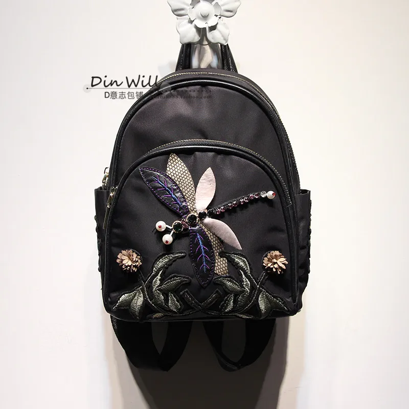 Exquisite Embroidery Craft Dragonfly Flower Decoration Double Shoulder Female Bag Leisure Ethnic Wind Nylon Fashion Backpack
Exquisite Embroidery Craft Dragonfly Flower Decoration Double Shoulder Female Bag Leisure Ethnic Wind Nylon Fashion Backpack