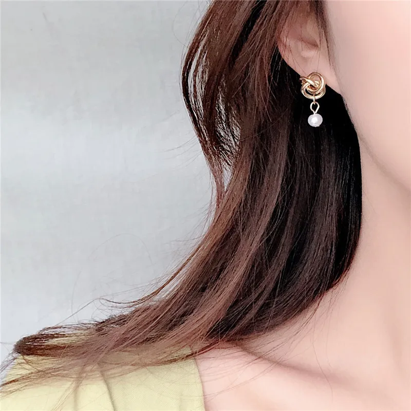 Irrugular Imitation Pearl Twist Drop Earrings Gold Alloy Women Dangle Earrings For Wedding Jewelry Bijioux Femme Dropshipping
Irrugular Imitation Pearl Twist Drop Earrings Gold Alloy Women Dangle Earrings For Wedding Jewelry Bijioux Femme Dropshipping