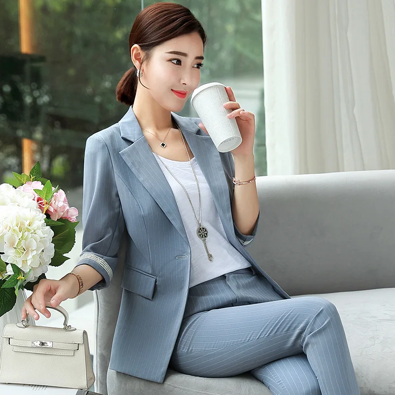 IZICFLY Summer Style Gray Striped Women Suits Pants and Coat Slim Business traje mujer Blazer And Trouser Office Wear Plus Size
IZICFLY Summer Style Gray Striped Women Suits Pants and Coat Slim Business traje mujer Blazer And Trouser Office Wear Plus Size