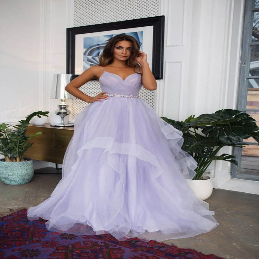 Robe De Soiree Lavender Tulle dress with horsehair trim Hayley, crisscross draped top wedding dress cascading Prom Party Dresses
Robe De Soiree Lavender Tulle dress with horsehair trim Hayley, crisscross draped top wedding dress cascading Prom Party Dresses