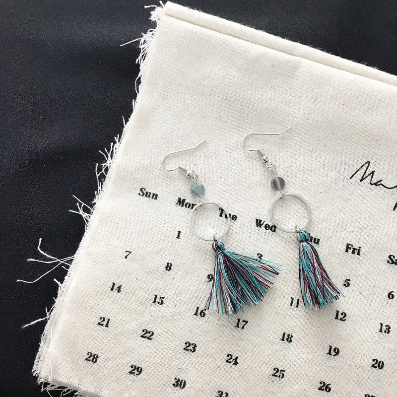 Bohemian 2018 New Fashion Earrings Simple Multi-color Tassel Beads Ms. Earrings Wholesale Pendientes Verde Agua
Bohemian 2018 New Fashion Earrings Simple Multi-color Tassel Beads Ms. Earrings Wholesale Pendientes Verde Agua