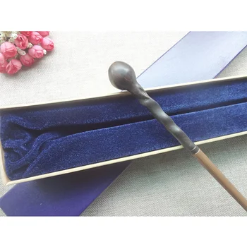 1 Pcs New Version Good Quality Metal Core Cos Remus John Lupin Magic Wand of Magical Stick with Original Box packing Gifts
1 Pcs New Version Good Quality Metal Core Cos Remus John Lupin Magic Wand of Magical Stick with Original Box packing Gifts