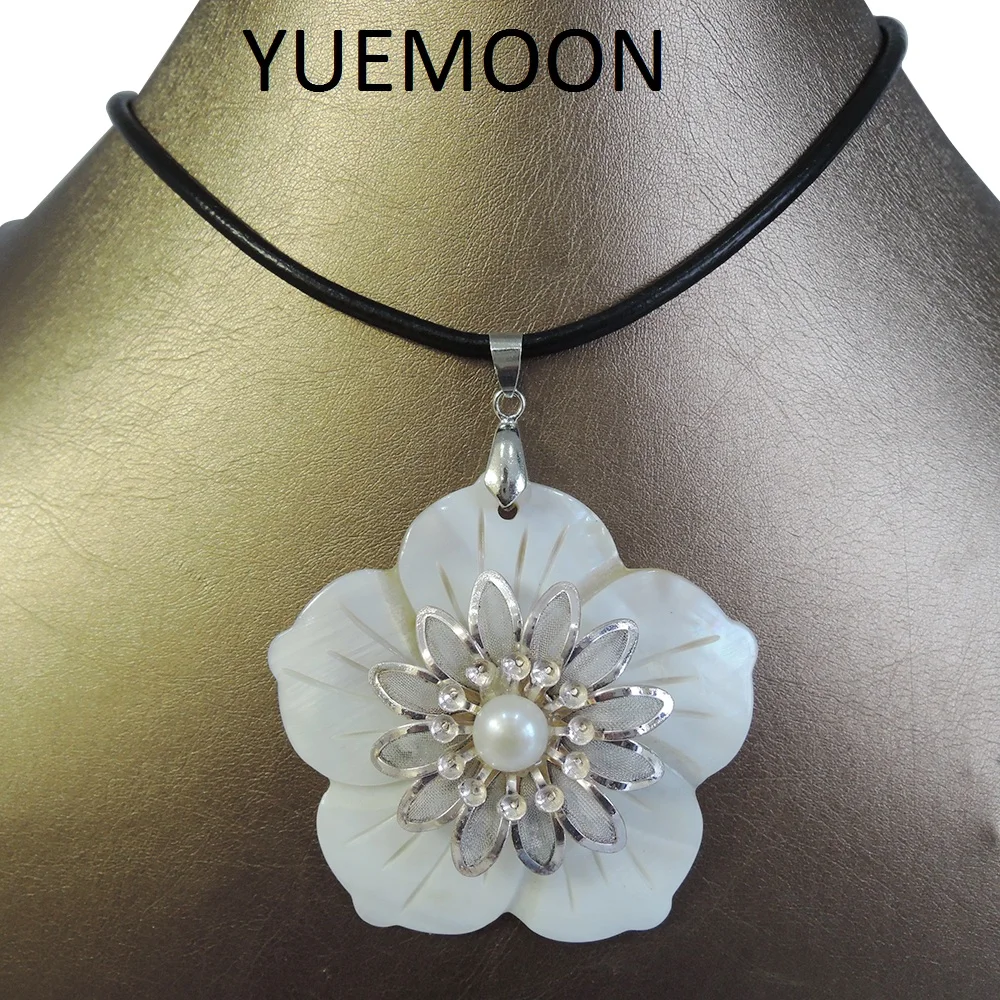 100% nature freshwater pearl pendant necklace ,REAL LEATHER chain-55 mm FLOWER shape ROUND pearl pendant necklace
100% nature freshwater pearl pendant necklace ,REAL LEATHER chain-55 mm FLOWER shape ROUND pearl pendant necklace
