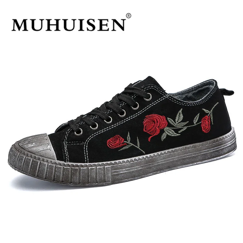 2018 Men's Vulcanize Shoes Retro Embroidery Canvas Flat Shoes Skateboarding Shoes Fashion Sneakers for Men
2018 Men's Vulcanize Shoes Retro Embroidery Canvas Flat Shoes Skateboarding Shoes Fashion Sneakers for Men