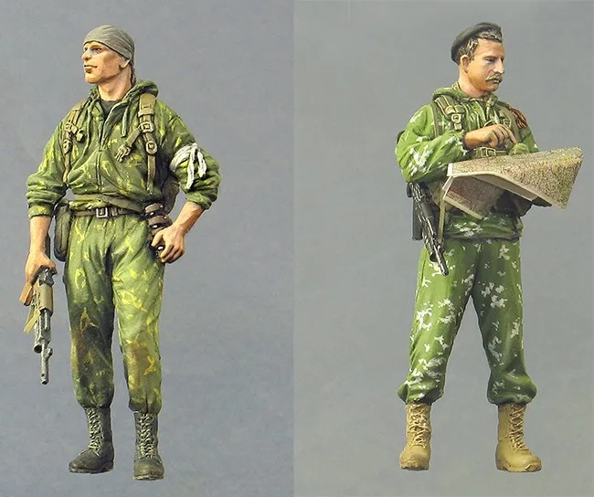 Assembly Unpainted Scale 1/35 officer Commander russia 2002 modern soldier Historical toy Resin Model Miniature Kit
Assembly Unpainted Scale 1/35 officer Commander russia 2002 modern soldier Historical toy Resin Model Miniature Kit