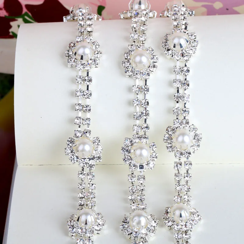 

1yard crystals pearl rhinestone chain trim with silver base for DIY wedding dress decorations and Sew on Garment Bags