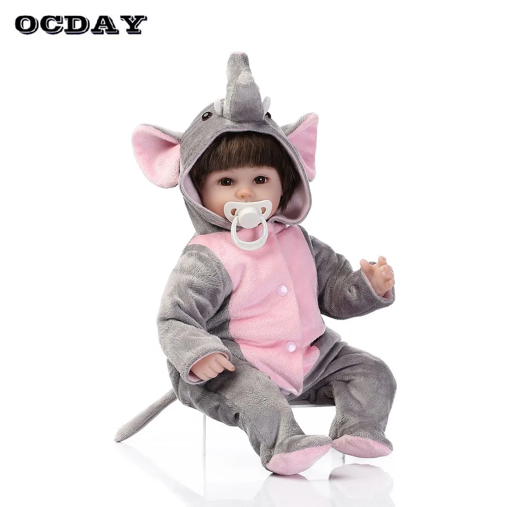 55cm Cute Reborn Baby Doll Toys Kawaii Wear Panda Elephant Clothes Soft Silicone Lifelike Newborn Dolls for Kids Girls Gift Hot
55cm Cute Reborn Baby Doll Toys Kawaii Wear Panda Elephant Clothes Soft Silicone Lifelike Newborn Dolls for Kids Girls Gift Hot