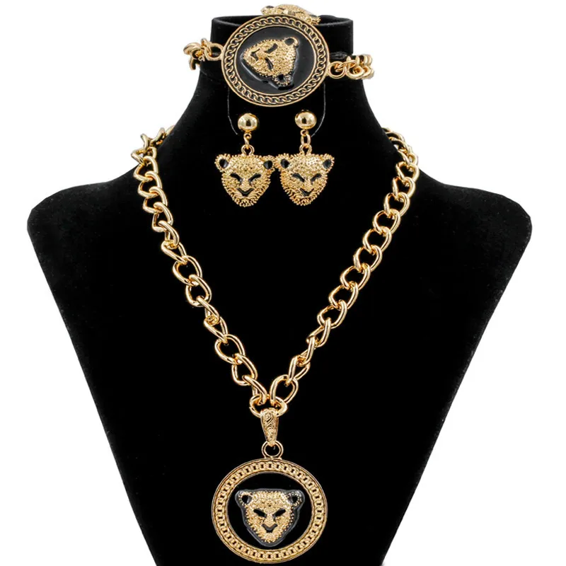 2019 Creative Fashion 18 Gold Jewelry Sets Animal Shape Design Necklace Ring Bracelet Charm Women Wedding Gift Accessories
2019 Creative Fashion 18 Gold Jewelry Sets Animal Shape Design Necklace Ring Bracelet Charm Women Wedding Gift Accessories