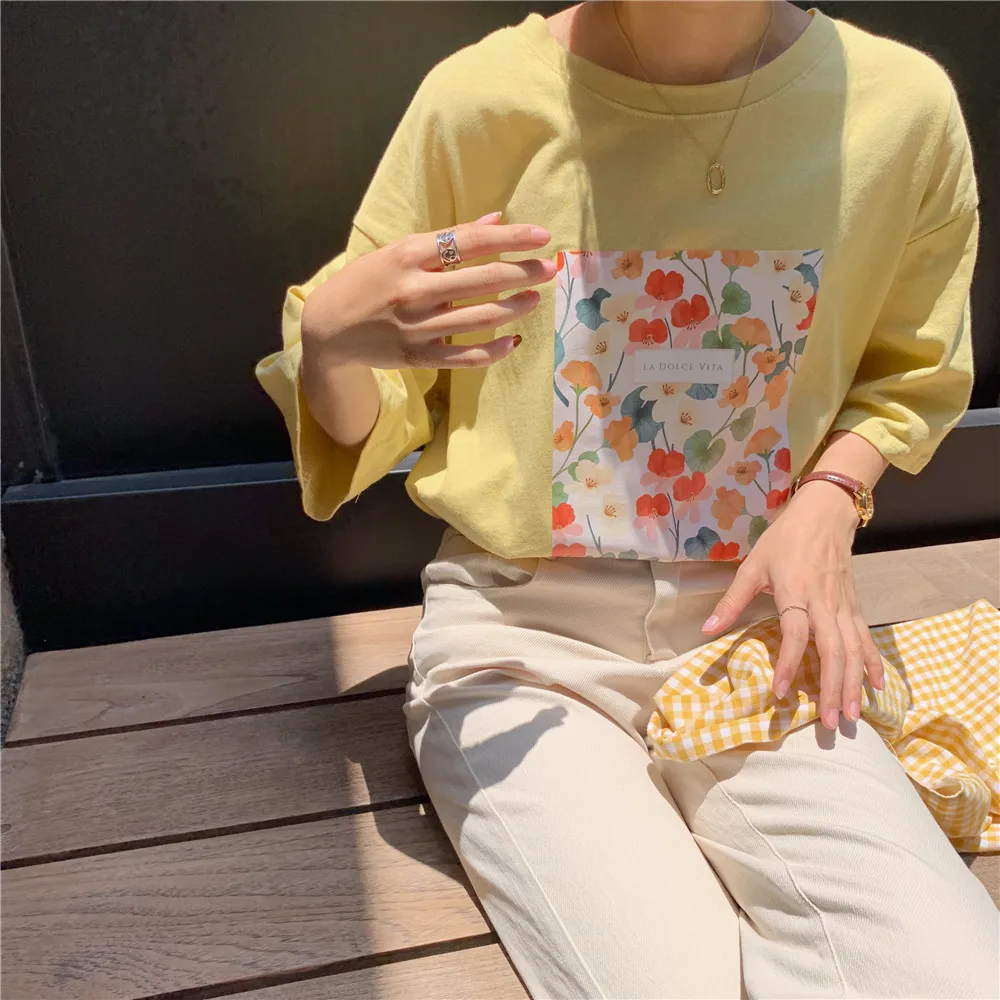 2 colors 2019 summer women tops korean style loose floral print o neck short sleeve t-shirts womens tee shirt femme (S2073)
2 colors 2019 summer women tops korean style loose floral print o neck short sleeve t-shirts womens tee shirt femme (S2073)