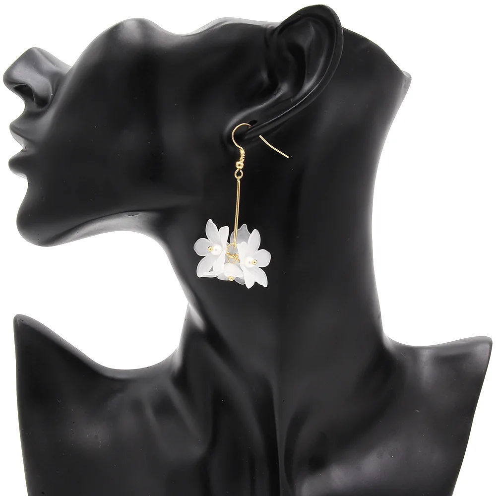 Aretes de mujer modernos 2018 design white flower pendant earrings fashion jewelry temperament gifts Korean earrings for women.
Aretes de mujer modernos 2018 design white flower pendant earrings fashion jewelry temperament gifts Korean earrings for women.