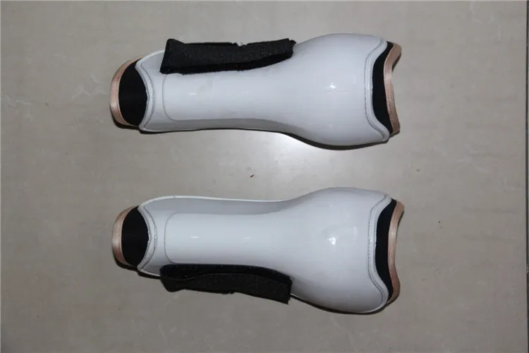 Aoud Horse Riding Soft TPU Horse Front Boot 2PCS Equestrian Equipment Horse racing Legging Protector Boots Horse Care Products
Aoud Horse Riding Soft TPU Horse Front Boot 2PCS Equestrian Equipment Horse racing Legging Protector Boots Horse Care Products