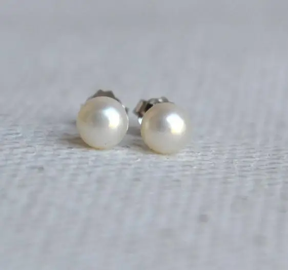 White Small Tiny Pearl Earrings,AAA 4.5mm Freshwater Pearl 925 Sterling Silver Stud Earring,Wedding Party Baby Gift Jewellery
White Small Tiny Pearl Earrings,AAA 4.5mm Freshwater Pearl 925 Sterling Silver Stud Earring,Wedding Party Baby Gift Jewellery