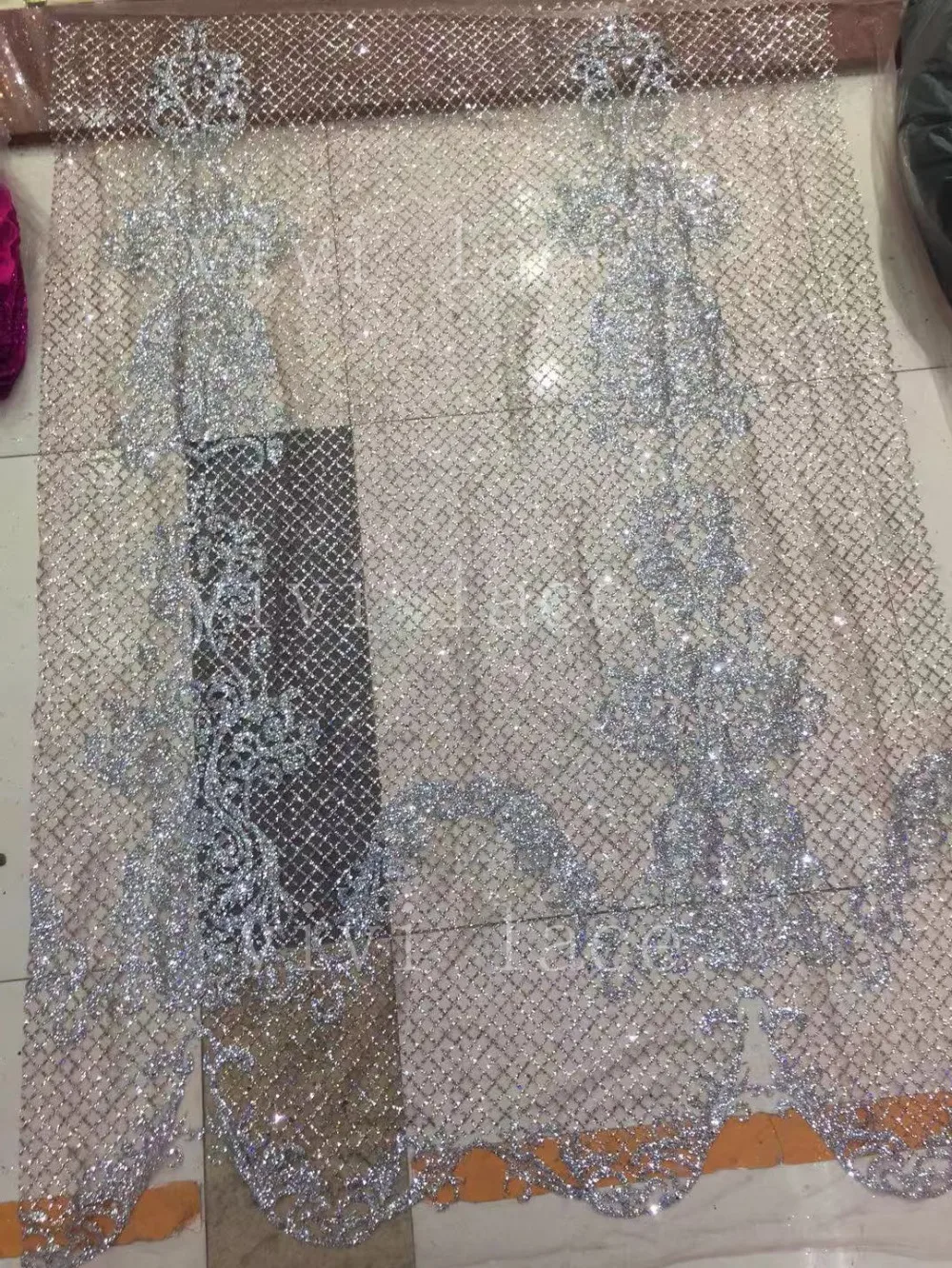 5yards HL326 nude gold grid silver glitter tulle mesh fabric for wedding dress/evening dress/party,by dhl
5yards HL326 nude gold grid silver glitter tulle mesh fabric for wedding dress/evening dress/party,by dhl