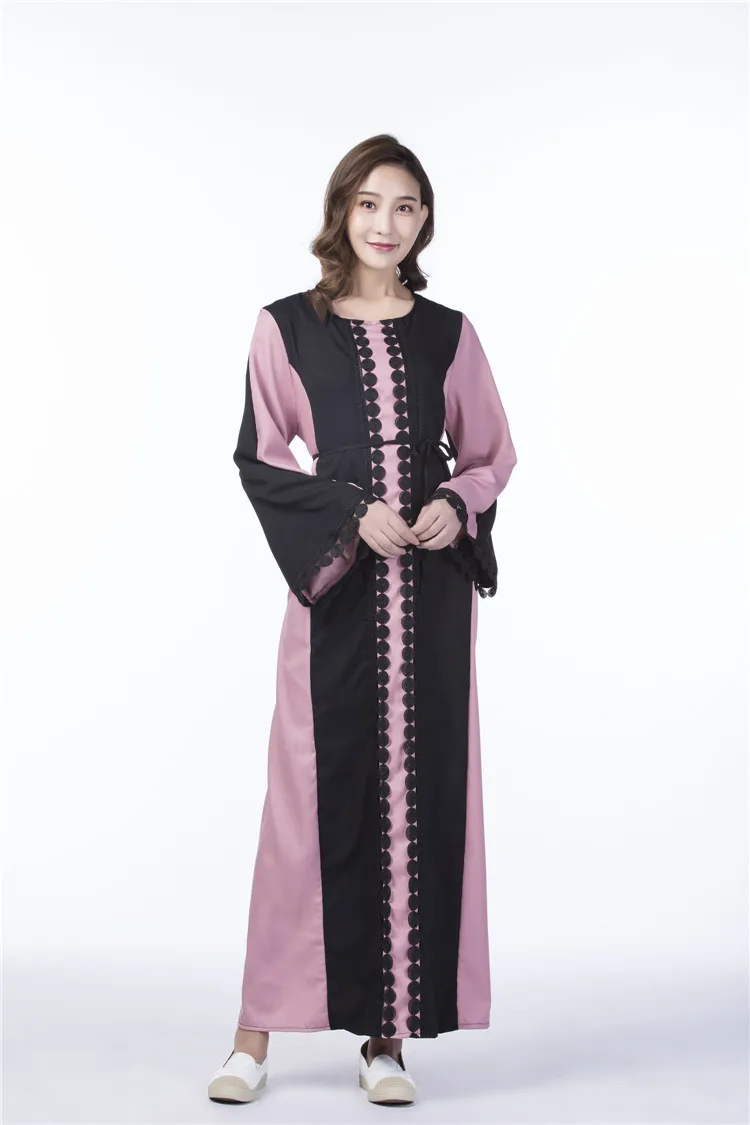 2018 Lace Pink and Black Patch Muslim Dress Chiffon Islamic Women Long Loose Dresses Dubai Middle East Abaya Single Layer
2018 Lace Pink and Black Patch Muslim Dress Chiffon Islamic Women Long Loose Dresses Dubai Middle East Abaya Single Layer