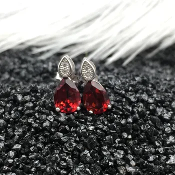 925 silver inlaid with simple water drop Garnet Earrings, simple generous wholesale one on behalf of
925 silver inlaid with simple water drop Garnet Earrings, simple generous wholesale one on behalf of