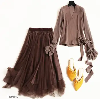 European style 2019 New arrivals summer Spring fashion women clothes solid color blouse + patchwork mesh skirt casual suit T3195
European style 2019 New arrivals summer Spring fashion women clothes solid color blouse + patchwork mesh skirt casual suit T3195