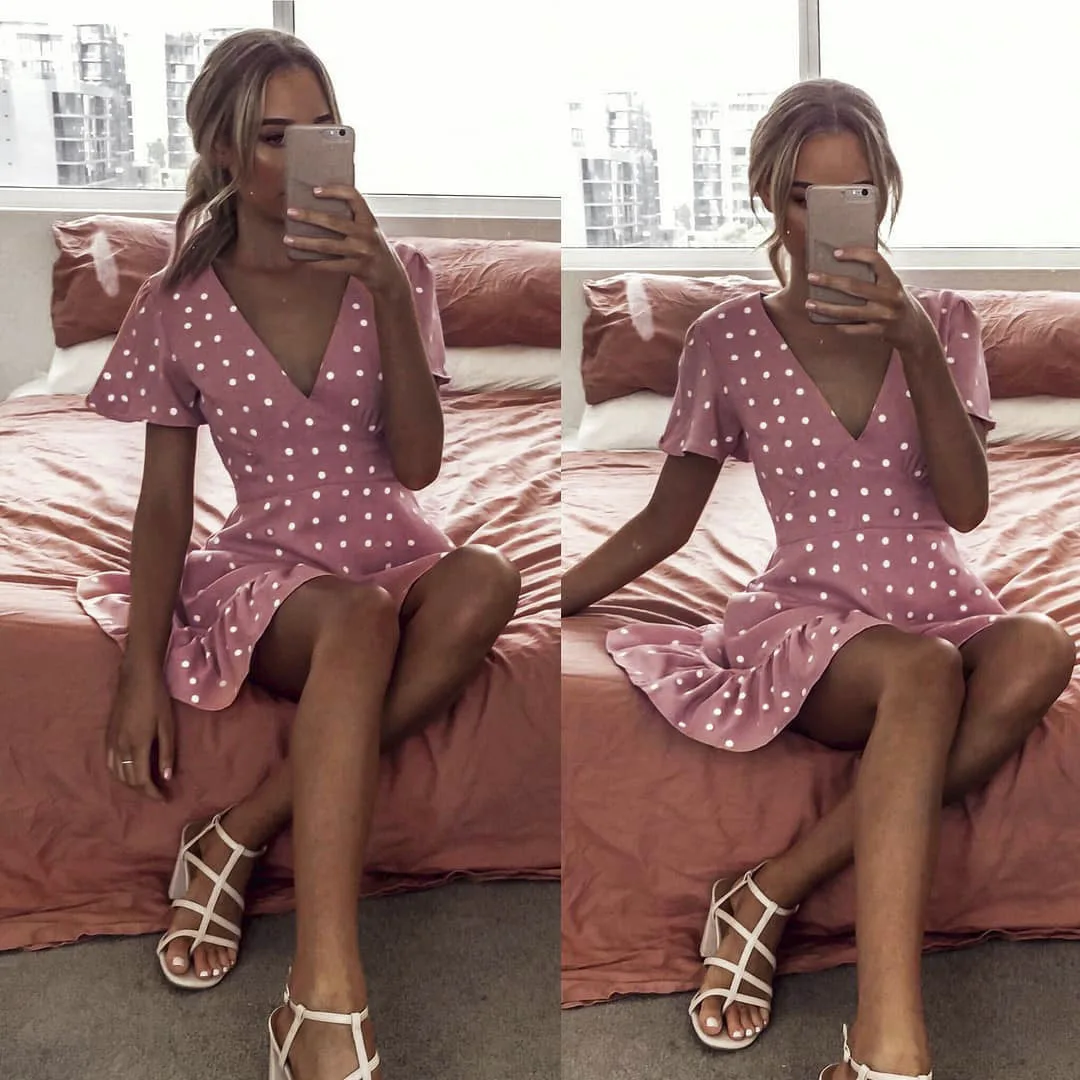 2019 Hot Selling Women Summer Deep V Neck Dot Printed Short Sleeve Women Mini Dress Aline Dress for Ladies Women Dress
2019 Hot Selling Women Summer Deep V Neck Dot Printed Short Sleeve Women Mini Dress Aline Dress for Ladies Women Dress