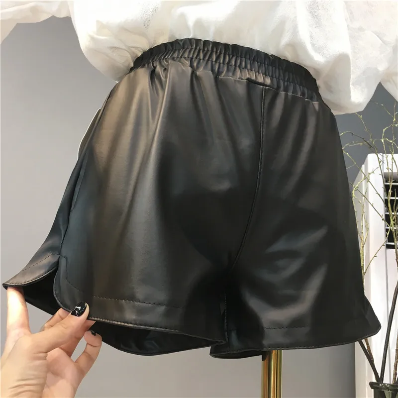 Leather Shorts Female Summer High Waist Korean Fashion Wild Loose shorts bottoms Autumn Winter A Line Wide Leg Black PU Shorts
Leather Shorts Female Summer High Waist Korean Fashion Wild Loose shorts bottoms Autumn Winter A Line Wide Leg Black PU Shorts
