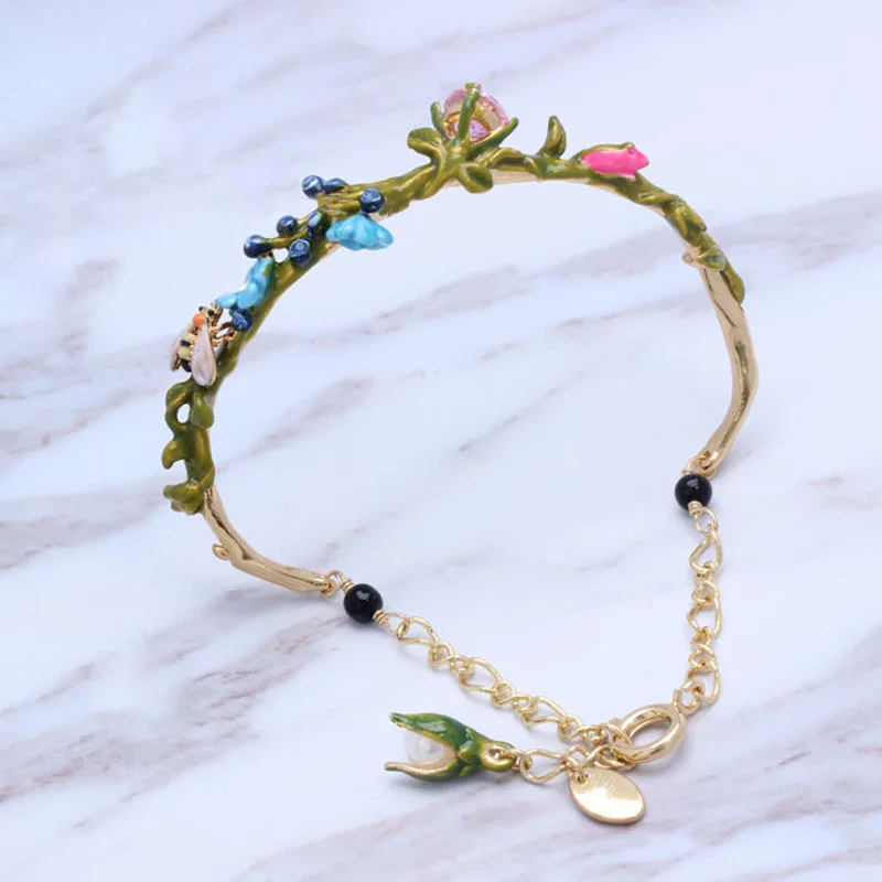 Enamel Glaze Branch Flower Bee Gem Bracelet Bangles For Women Blue Flower Pearl Bracelet Fashion Jewelry
Enamel Glaze Branch Flower Bee Gem Bracelet Bangles For Women Blue Flower Pearl Bracelet Fashion Jewelry