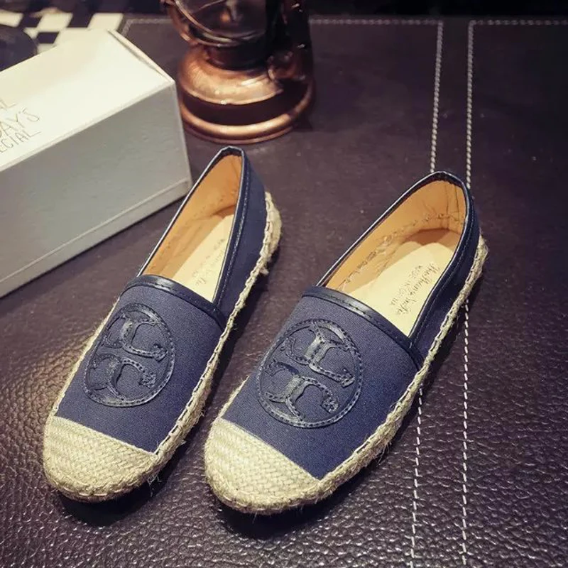 Canvas shoes women solid slip-on white sneakers wear-resistant comfortable casual sneakers Spring Summer Casual high quality
Canvas shoes women solid slip-on white sneakers wear-resistant comfortable casual sneakers Spring Summer Casual high quality