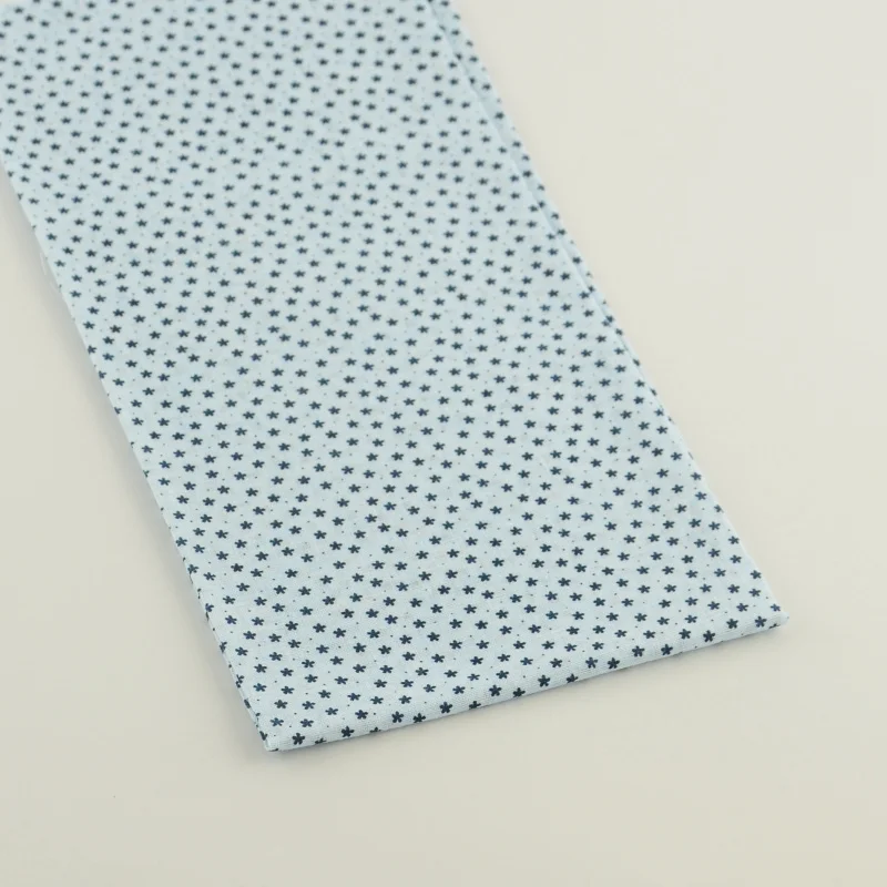 1 piece pre-cut fat quarter light blue printed cotton fabric floral designs 50cmx50cm sewing patchwork for doll's clothes crafts
1 piece pre-cut fat quarter light blue printed cotton fabric floral designs 50cmx50cm sewing patchwork for doll's clothes crafts