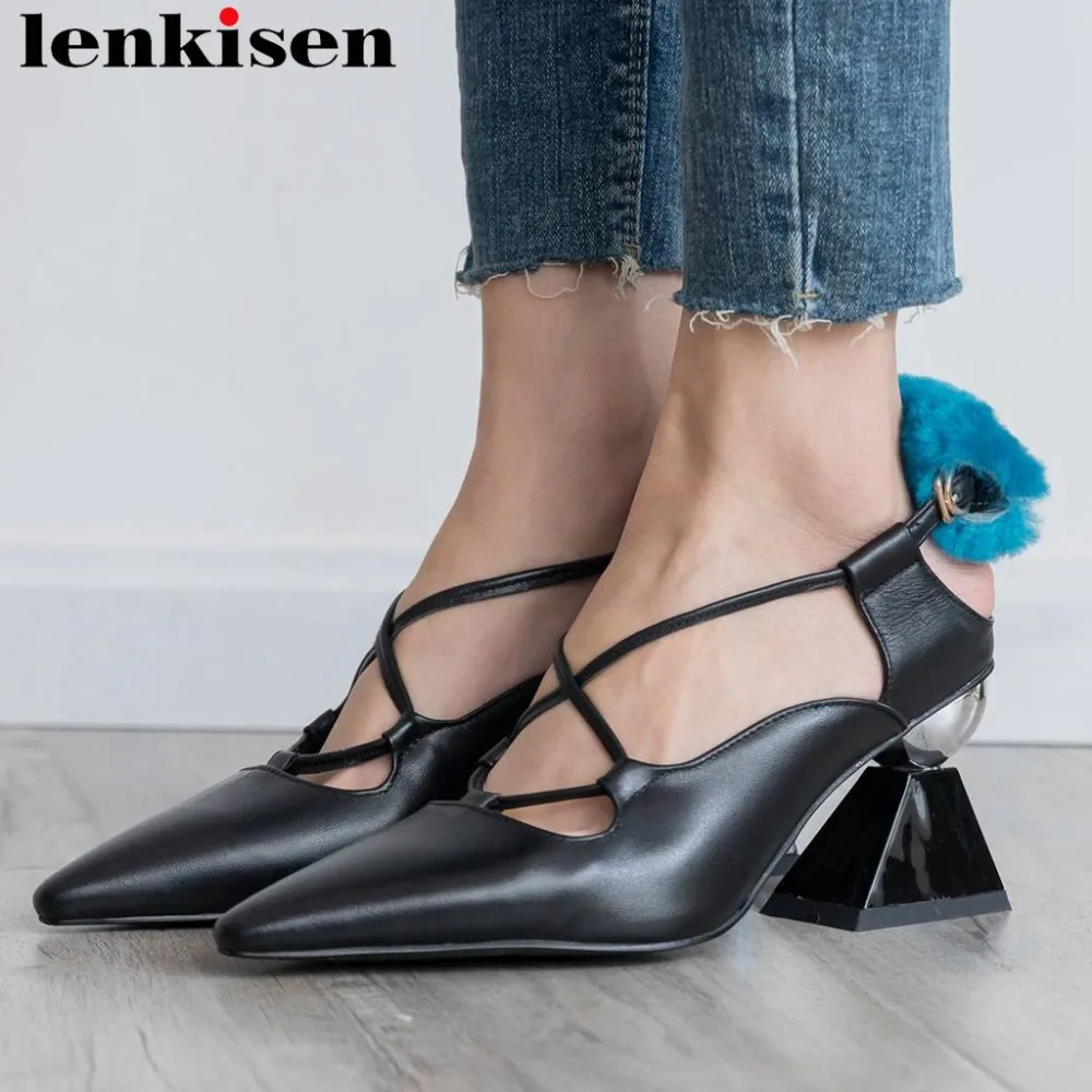 Plus size natural leather rabbit fur decoration retro square toe art desgin strange style high heels European vocation pumps L33
Plus size natural leather rabbit fur decoration retro square toe art desgin strange style high heels European vocation pumps L33