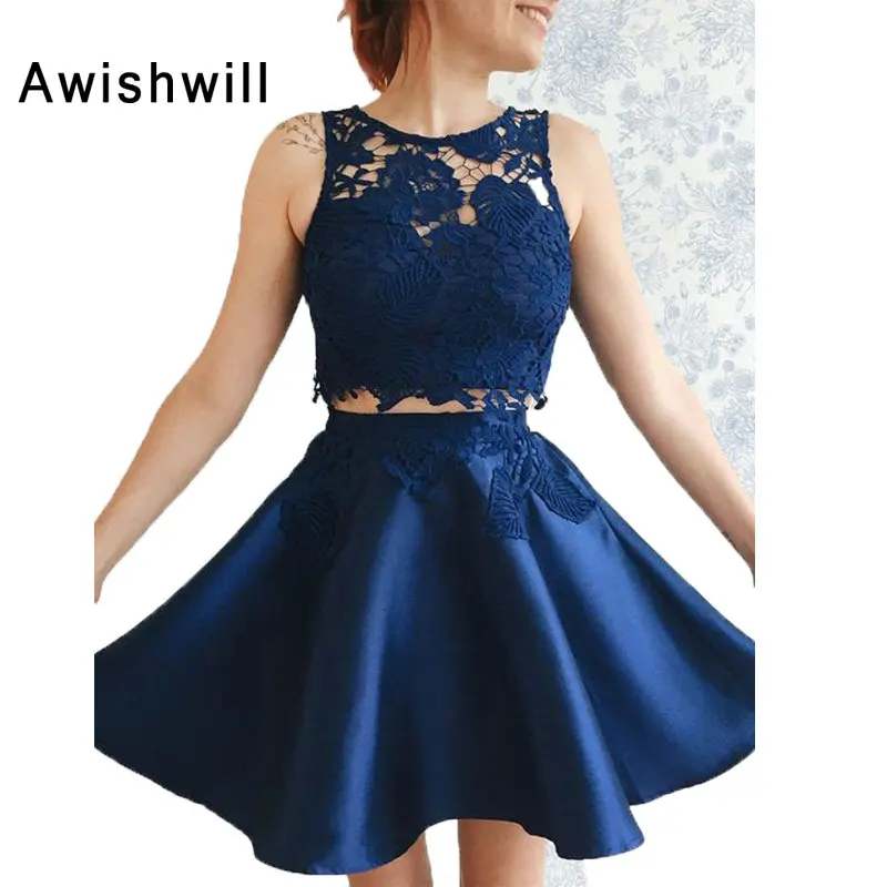 Fashion Navy Blue Homecoming Dress Two Piece Lace Satin A Line Short Prom Dress Graduation Party Gown vestidos cortos de fiesta
Fashion Navy Blue Homecoming Dress Two Piece Lace Satin A Line Short Prom Dress Graduation Party Gown vestidos cortos de fiesta