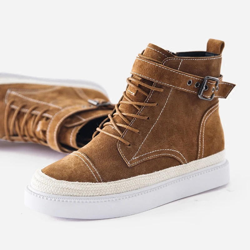 2018 winter new Korean version of the leather boots Martin thick boots Martin boots short boots
2018 winter new Korean version of the leather boots Martin thick boots Martin boots short boots