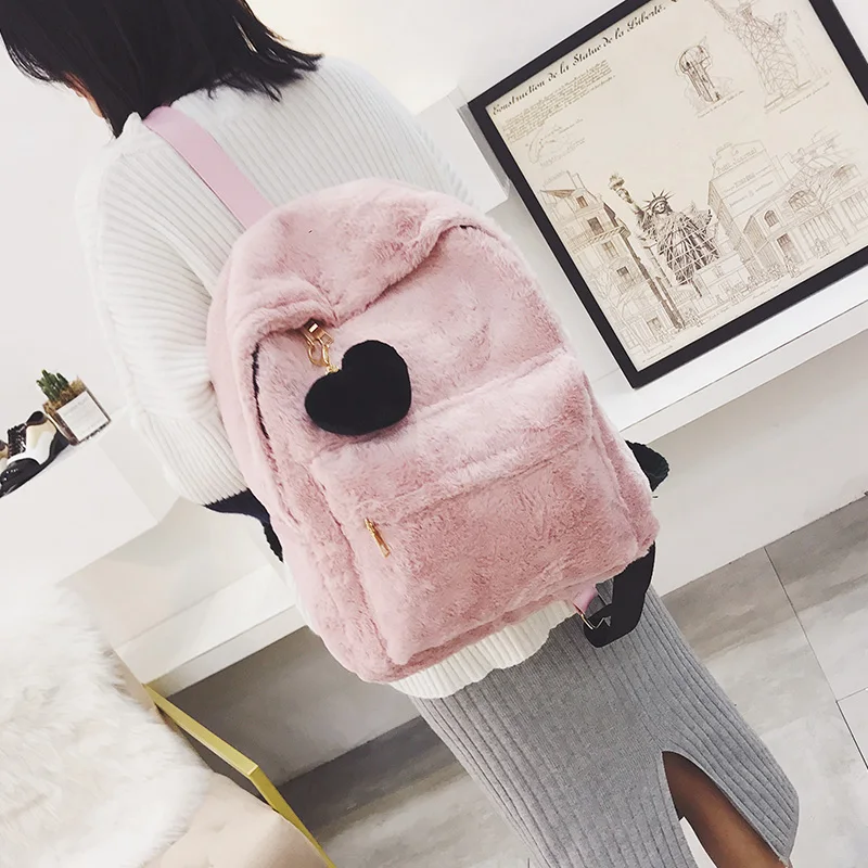 Winter new plush double shoulder bag female 2018 furball lovely Korean version bai-lap girl heart student bag leisure backpack
Winter new plush double shoulder bag female 2018 furball lovely Korean version bai-lap girl heart student bag leisure backpack