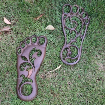 

Vintage Hollow Foot Shaped Cast Iron Outdoor Garden Courtyyard Decor Grass Lawn Protect Walk on Floor Mat Pad Home Outdoor Decor