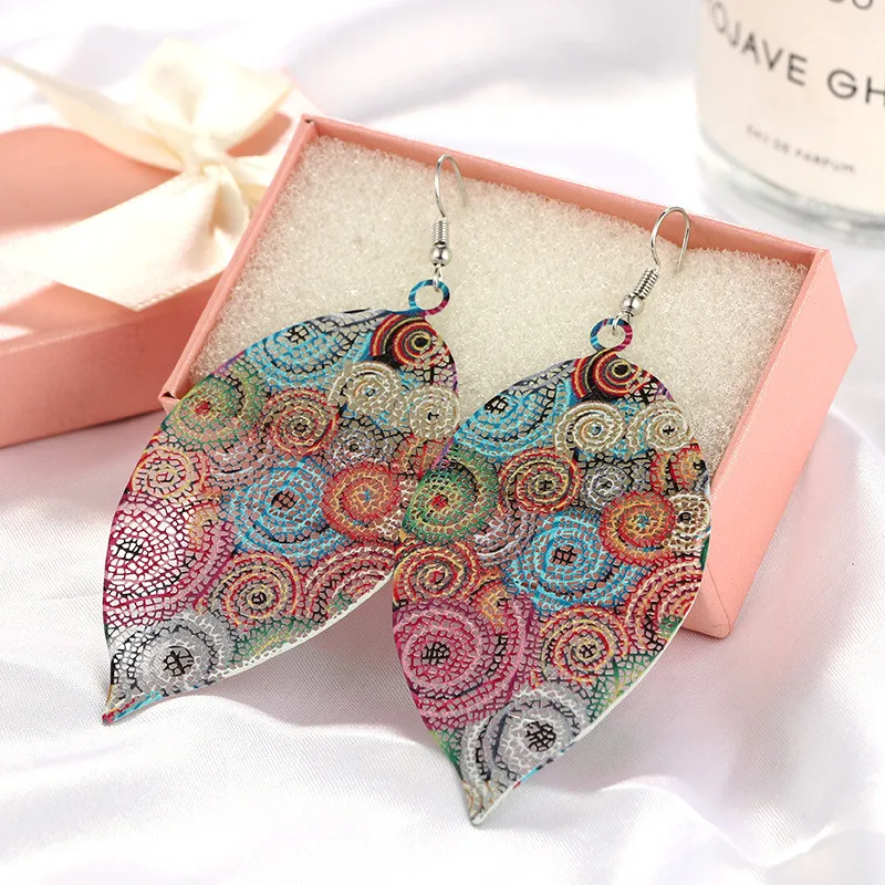 Fashion Hollow Leaf Print Earrings 2019 New Vintage Ethnic Ear Pendant Metallic Statement Drop Earrings for Women Jewelry Gifts
Fashion Hollow Leaf Print Earrings 2019 New Vintage Ethnic Ear Pendant Metallic Statement Drop Earrings for Women Jewelry Gifts