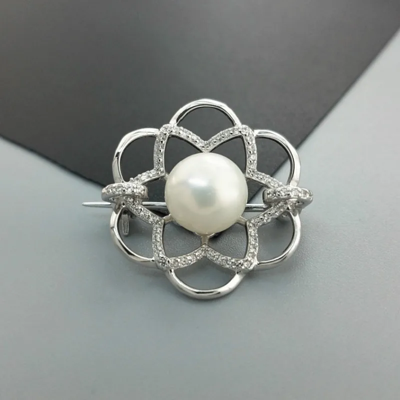 100% Authentic 925 Sterling Silver Brooches For Women Hollow Geometric Mosaic Pearl Designer Brooches For Women Brand
100% Authentic 925 Sterling Silver Brooches For Women Hollow Geometric Mosaic Pearl Designer Brooches For Women Brand