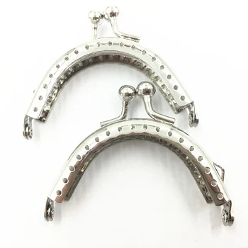 1Pc Kiss Clasp Clutch Coins Purse Handbag Bag Handle Accessories Silver Tone Smooth Metal Arch Frame 7cm
1Pc Kiss Clasp Clutch Coins Purse Handbag Bag Handle Accessories Silver Tone Smooth Metal Arch Frame 7cm