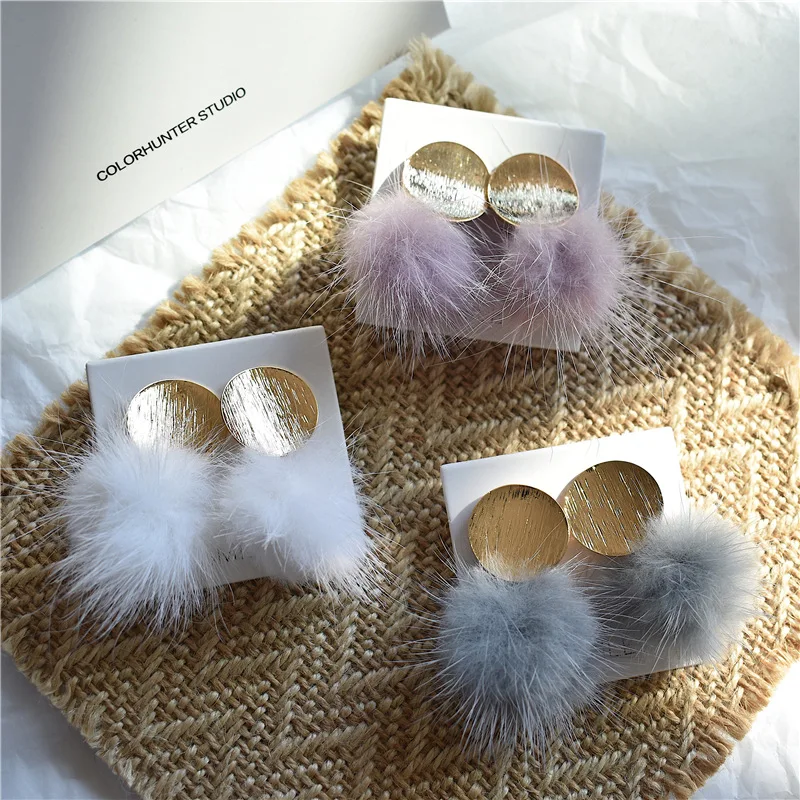 Genuine Mink Fur Pompom Stud earrings Prevent Allergy Metal Pompon Ball Stud Earring for Girl Women Jewelry Valentine's Gift
Genuine Mink Fur Pompom Stud earrings Prevent Allergy Metal Pompon Ball Stud Earring for Girl Women Jewelry Valentine's Gift