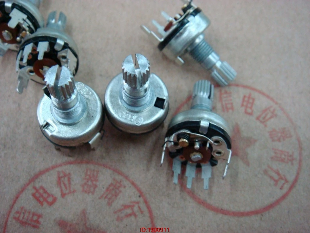 5pcs/lot Pu Yao 172 bending legs with a switch potentiometer B20K 15MM flowers with this switch is non-
5pcs/lot Pu Yao 172 bending legs with a switch potentiometer B20K 15MM flowers with this switch is non-