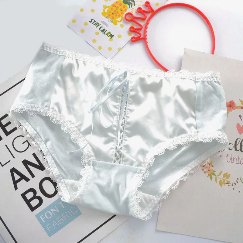 Retro Style Middle Waist Sexy Lace Up Women Underwear Bow Cotton Silk Female Panties Solid Lace Bandage Soft Lingerie Breifs
Retro Style Middle Waist Sexy Lace Up Women Underwear Bow Cotton Silk Female Panties Solid Lace Bandage Soft Lingerie Breifs