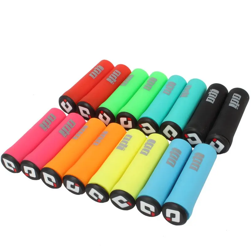 1Pair Soft Bike Silicone Anti-slip Handlebar Grips For Mountain MTB Bicycle balance bike 22.2mmx92mm
1Pair Soft Bike Silicone Anti-slip Handlebar Grips For Mountain MTB Bicycle balance bike 22.2mmx92mm